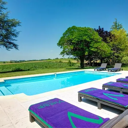 Sleeps 12 Pool Wifi Villa
