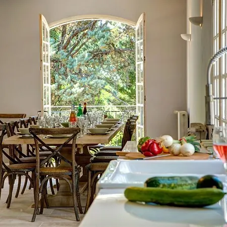 Sleeps 12 Pool Wifi * Fourcès