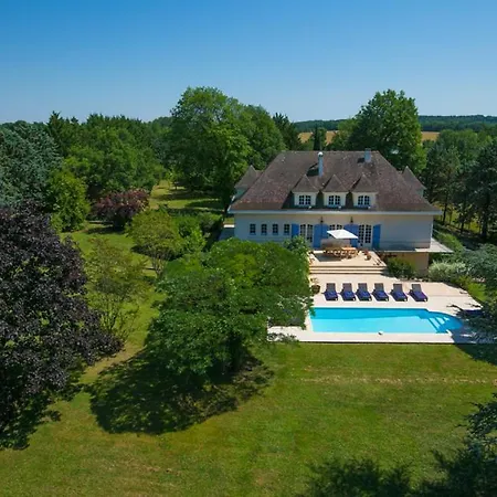 Sleeps 12 Pool Wifi Fourcès