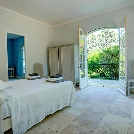 Sleeps 12 Pool Wifi * Fourcès